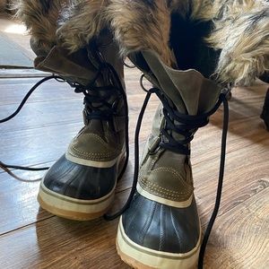 Sorel Joan of Arctic Boots